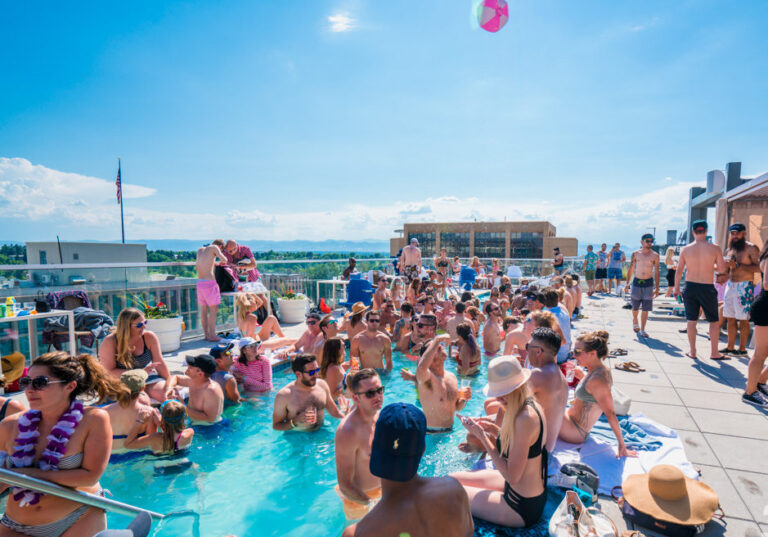 Τέσσερα άτομα με κορωνοϊό πήγαν σε πάρτι με 40 καλεσμένους