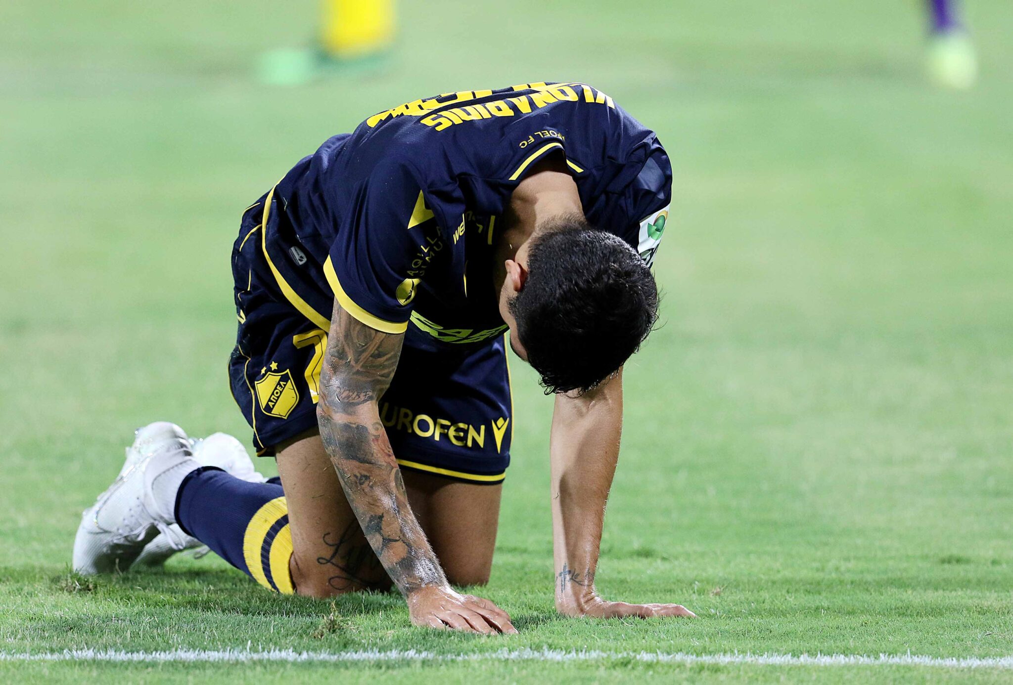 Δε θυμίζει σε τίποτα ΑΠΟΕΛ, καταδικαστέα η επίθεση στον Αρχάγγελο (ΦΩΤΟ)