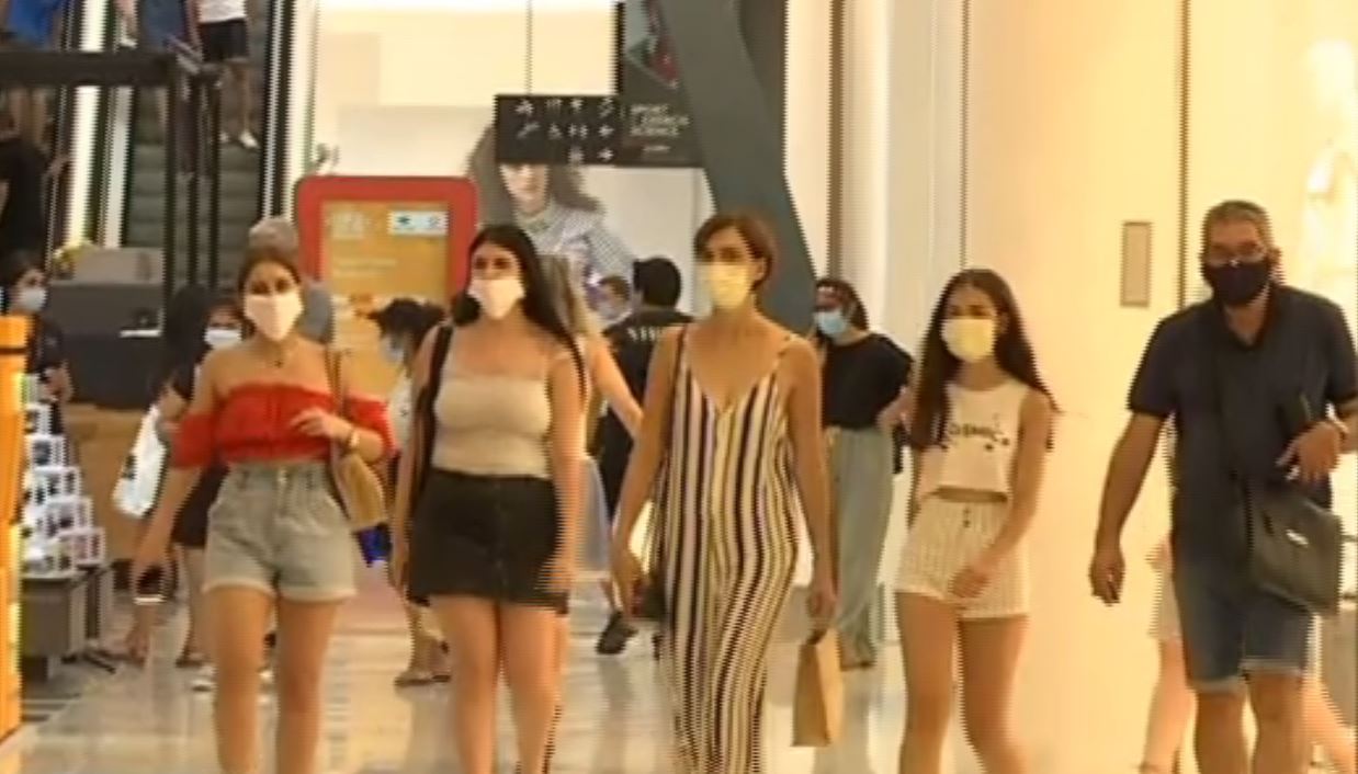 ΒΙΝΤΕΟ: Τί λένε οι πολίτες για το πρώτο 48ωρο υποχρεωτικής χρήσης μάσκας