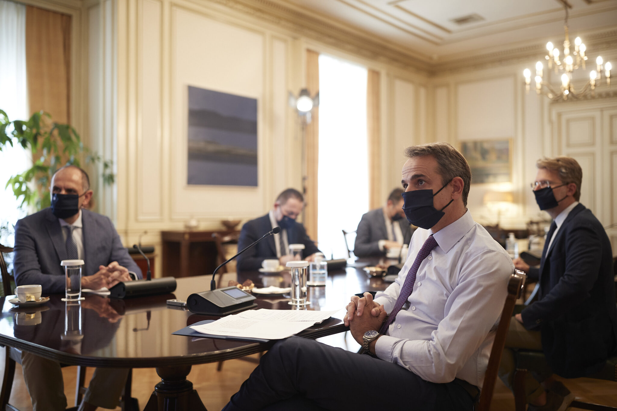 Σε επιφυλακή το Μαξίμου λόγω της ραγδαίας αύξησης κρουσμάτων