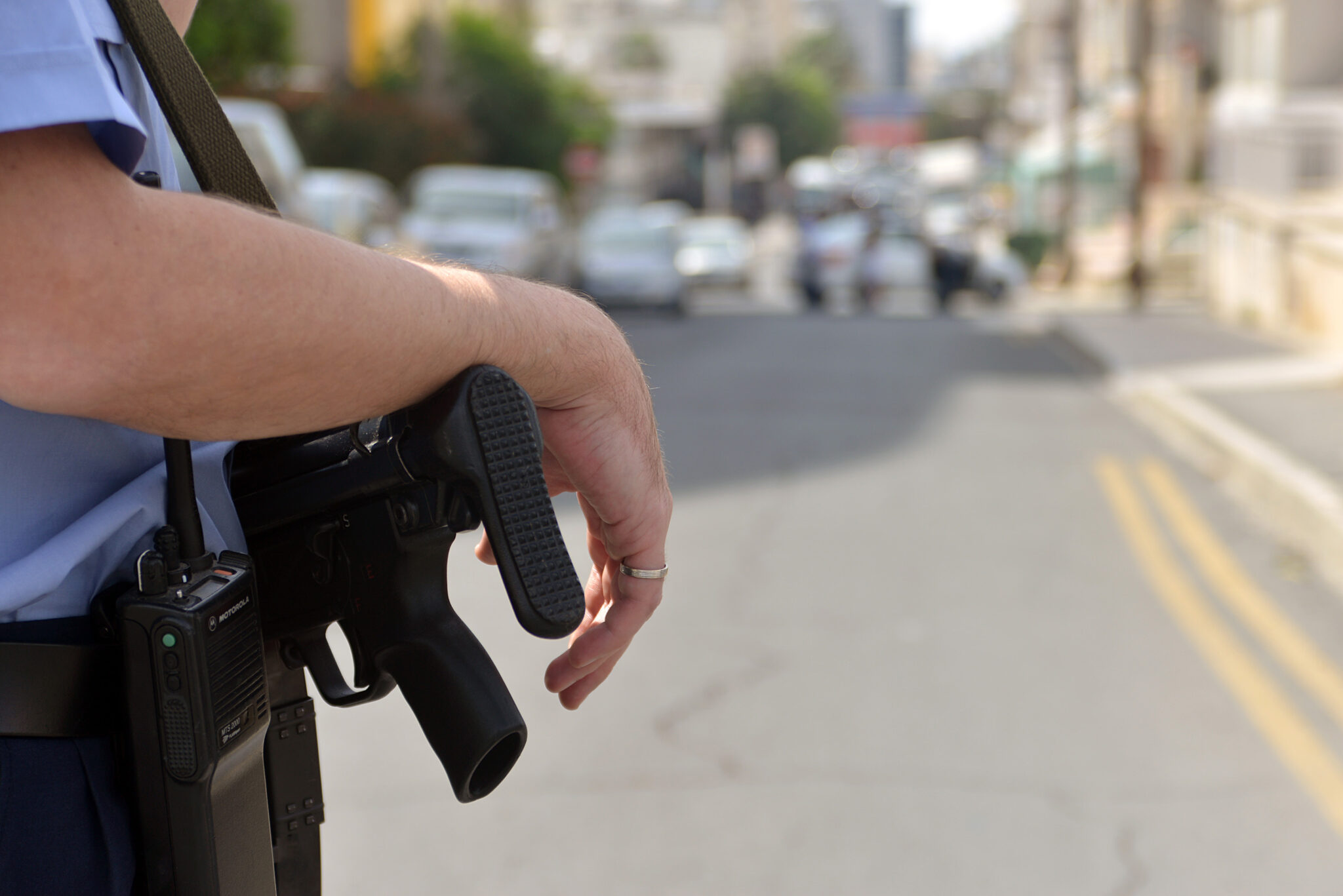 Συγγενείς με την 4χρονη ο ύποπτος αστυνομικός και η σύζυγός του (ΒΙΝΤΕΟ)