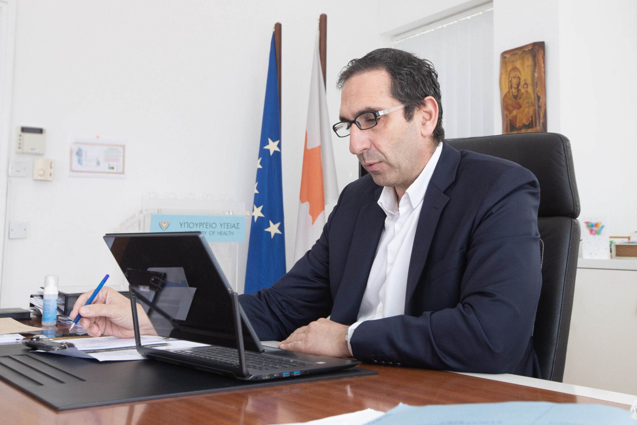 Εσύ έλαβες SMS από τον Υπουργό Υγείας στο κινητό σου;