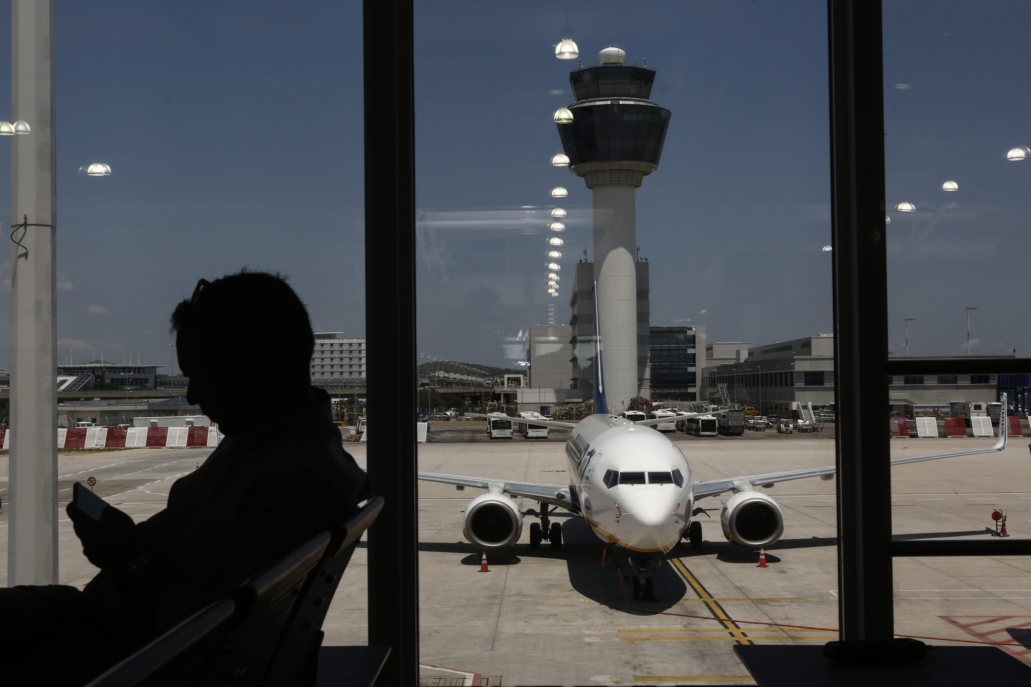 Τι γράφουν τα ελλαδικά ΜΜΕ για τον υποβιβασμό της Ελλάδας στην κατηγορία Β