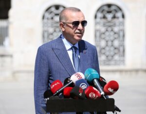 "Ο κύριος Ερντογάν είναι πολύ κοντά στο να ανοίξει την πόρτα του τρελοκομείου"