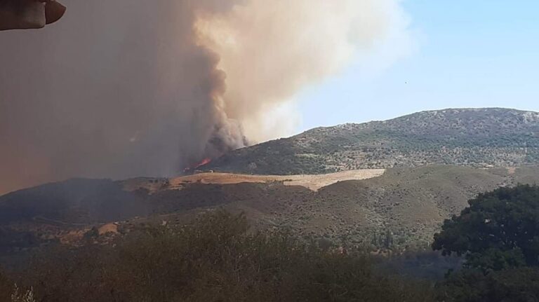 Ενισχύθηκαν οι δυνάμεις πυρόσβεσης στη Μάνη και εκκενώνονται 5 οικισμοί (ΦΩΤΟ)
