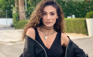 Mεγάλωσε η κόρη της Ήβης Αδάμου! Φόρεσαν τα μαγιό και πήγαν…παραλία (ΦΩΤΟ)