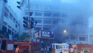 Πυρκαγιά σε ξενοδοχείο στην Ινδία: Επτά ασθενείς με κορωνοϊό νεκροί