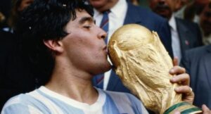 Μάσκες με άρωμα… Μαραντόνα (ΦΩΤΟ)