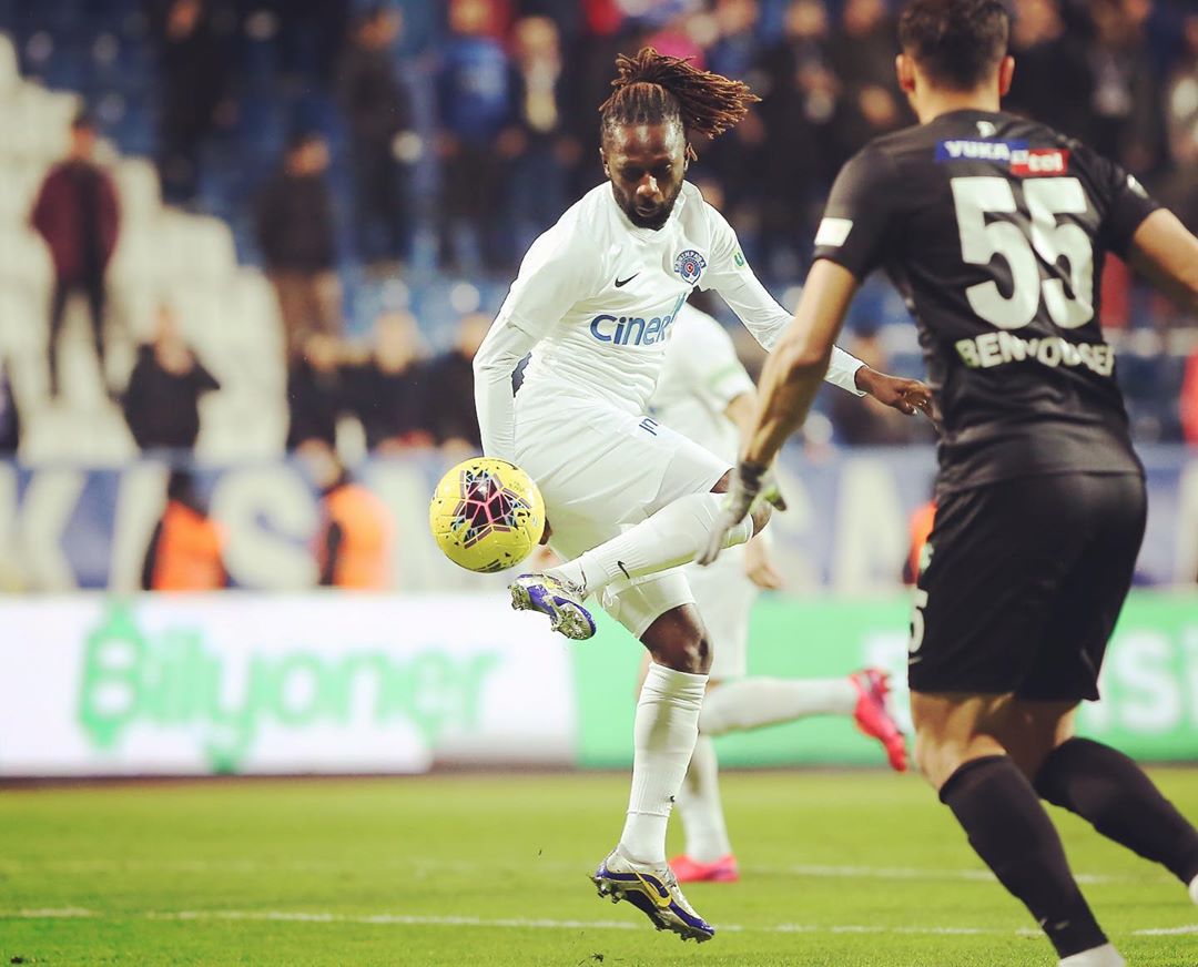 Φέρνει Εντονγκαλά για το άκρο (BINTEO)