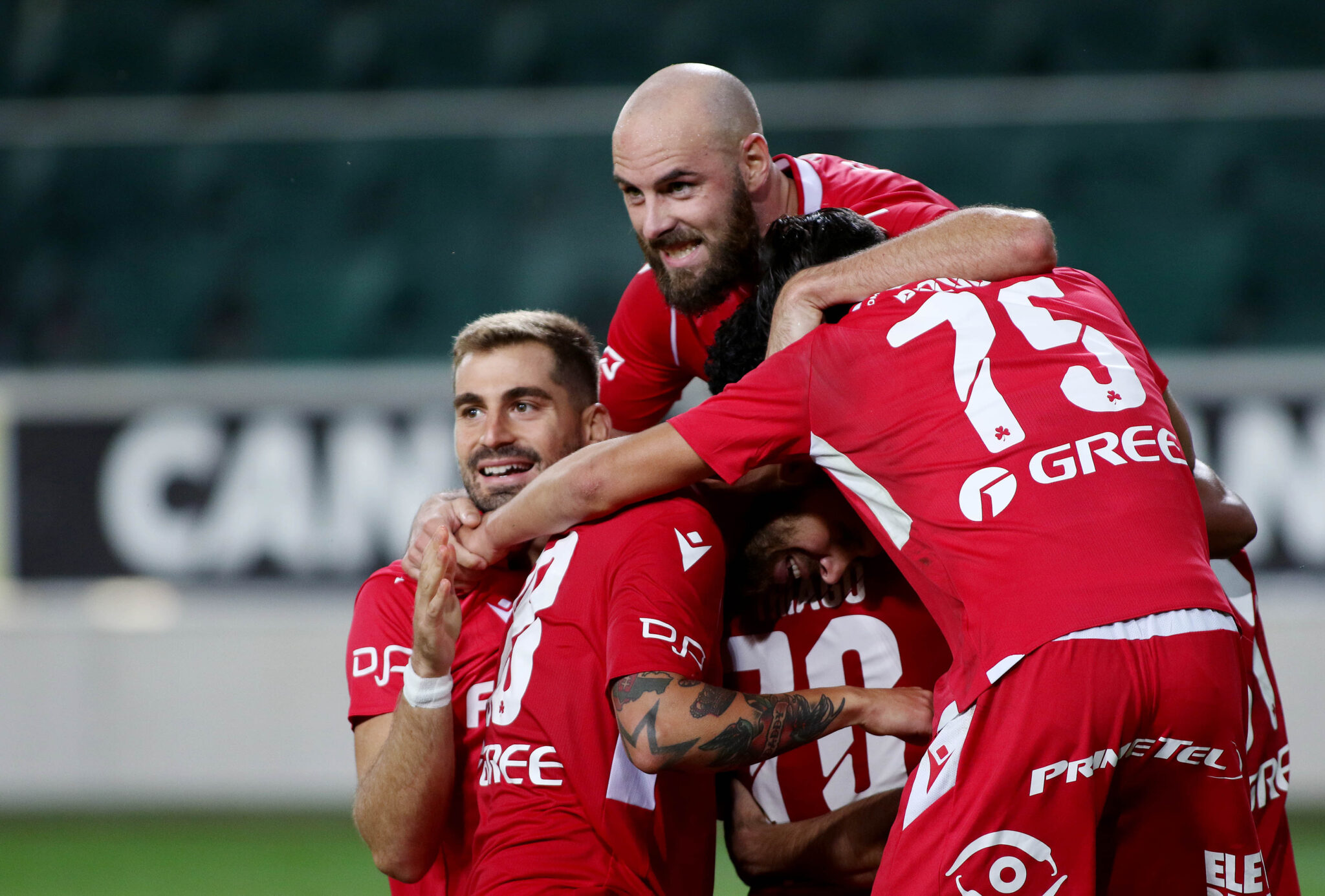 «Άνθισε» ξανά το «τριφύλλι», μάγκικη πρόκριση μέσα στη Βαρσοβία (ΦΩΤΟ)