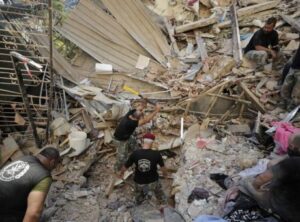 Η δραματική διάσωση ενός 4χρονου κοριτσιού από τα συντρίμμια (ΒΙΝΤΕΟ)