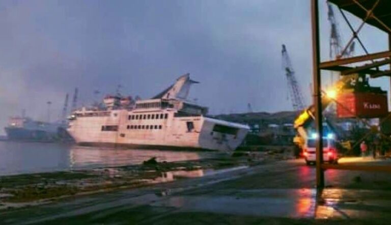 ΒΙΝΤΕΟ: Βυθίστηκε το κρουαζιερόπλοιο "Orient Queen" στο λιμάνι της Βηρυτού