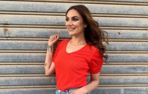 Ιωάννα Λαμπροπούλου: Aποκαλύπτει πότε ανεβαίνει τα σκαλιά της εκκλησίας