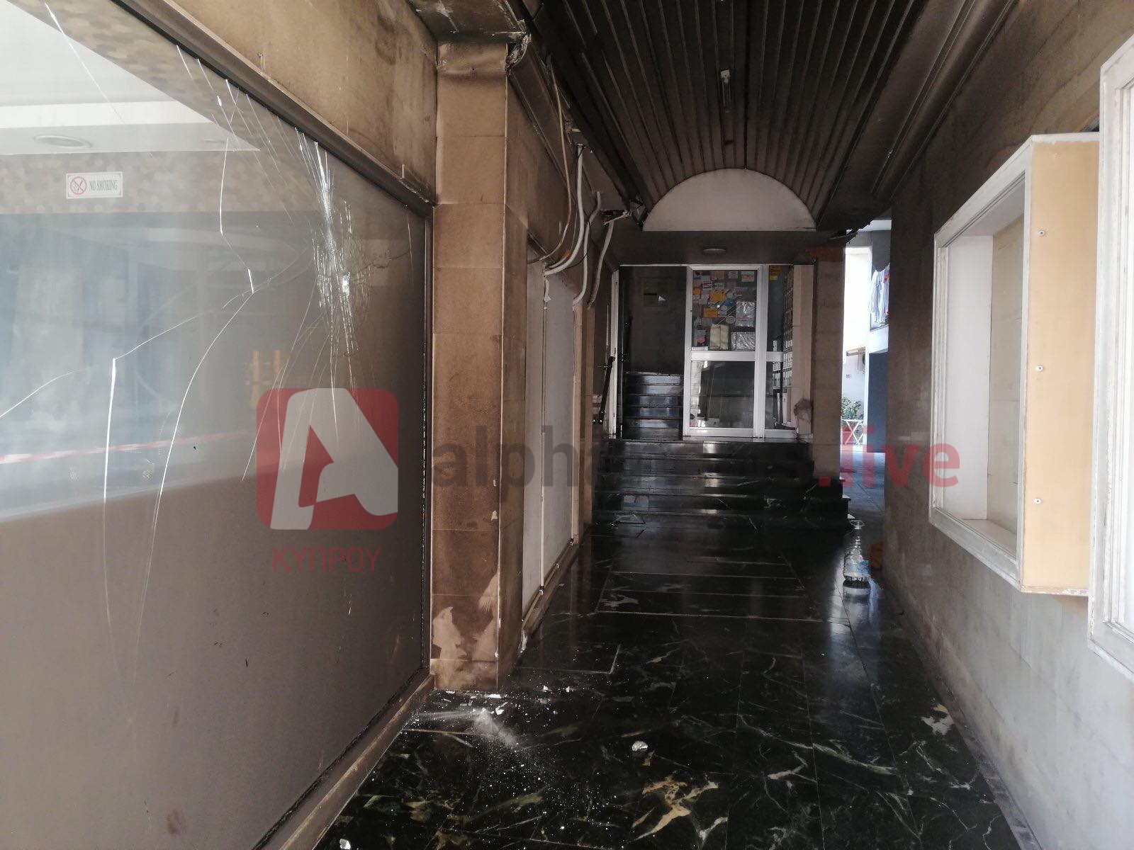 Νυχτοβάτης επιχείρησε να βάλει φωτιά σε κουρείο στη Λεμεσό (ΦΩΤΟ)