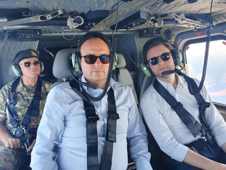 "Πέταξε" πάνω από ΑΟΖ και Βαρώσια ο Beaune και είδε τις τουρκικές παρανομίες