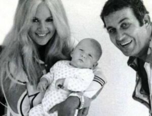 Όταν η Αλίκη Βουγιουκλάκη και ο Δημήτρης Παπαμιχαήλ ήρθαν στην Κύπρο (ΒΙΝΤΕΟ)