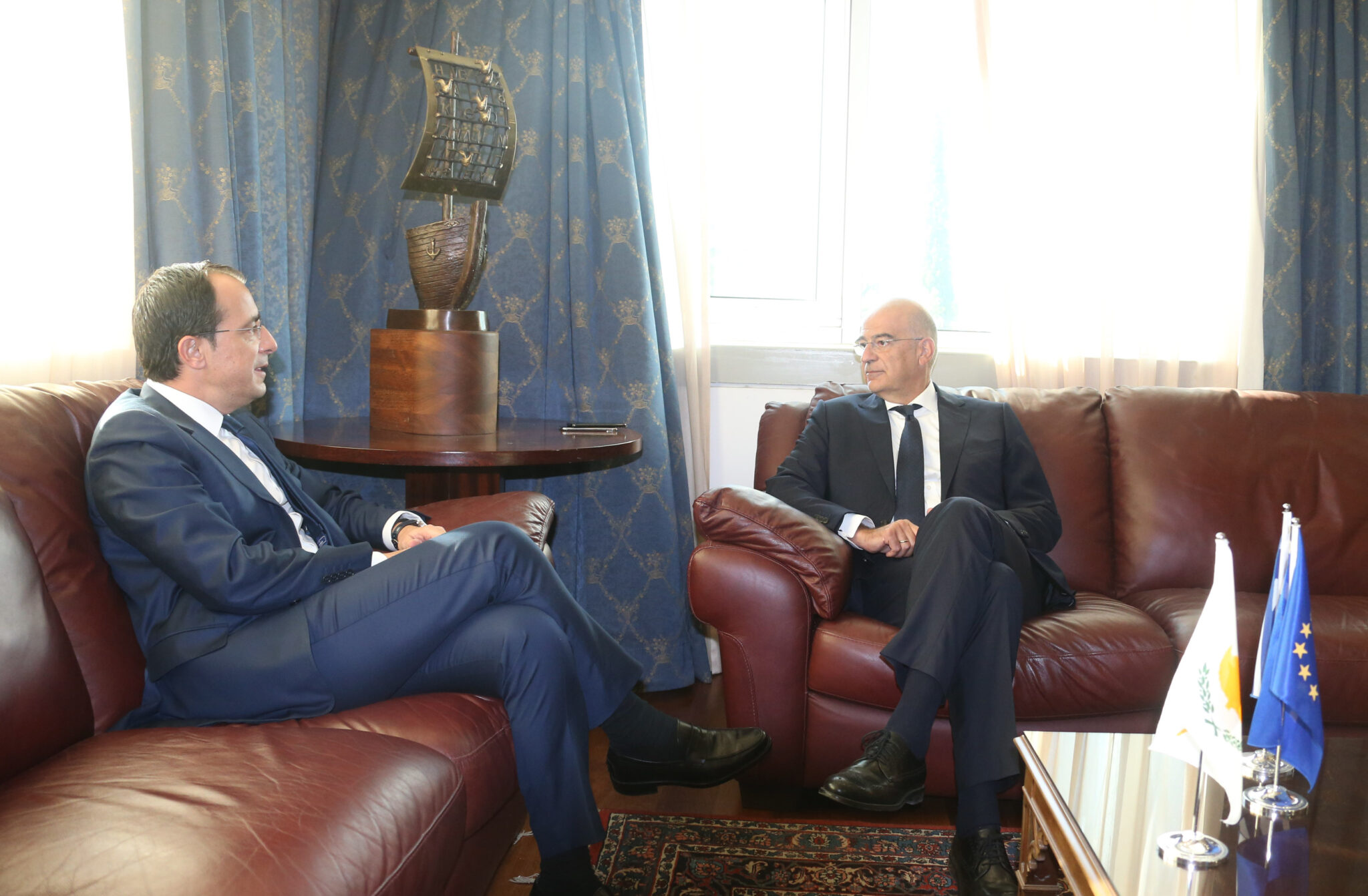 "Μαστίγιο και καρότο" για την Τουρκία η επιδίωξη Αθηνών και Λευκωσίας στη Σύνοδο