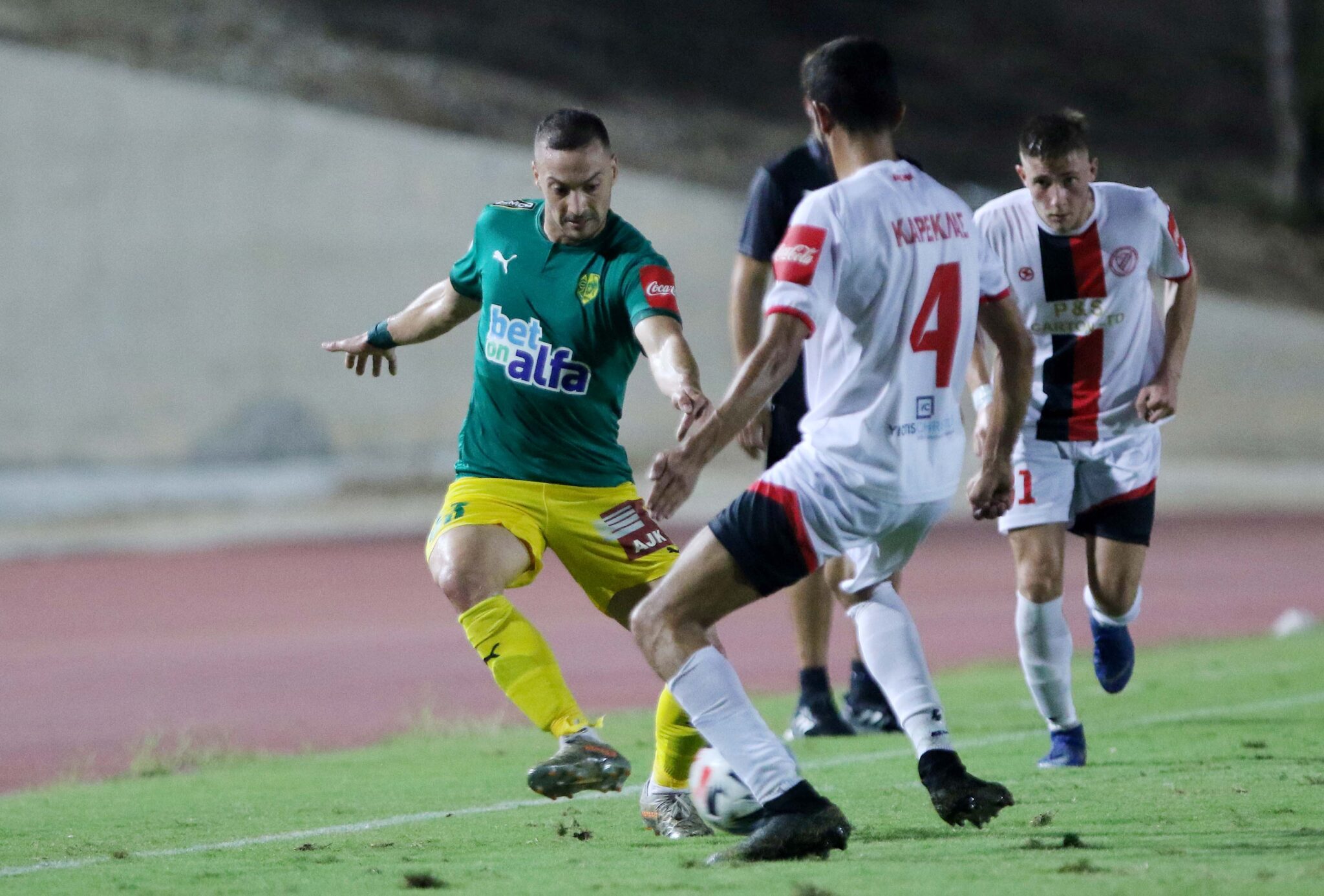 Χωρίς εκπλήξεις στο κύπελλο, πέρασαν άνετα τα φαβορί