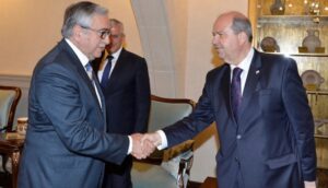 Νικητή τον Τατάρ δείχνει δημοσκόπηση της εφημερίδας που τον στηρίζει