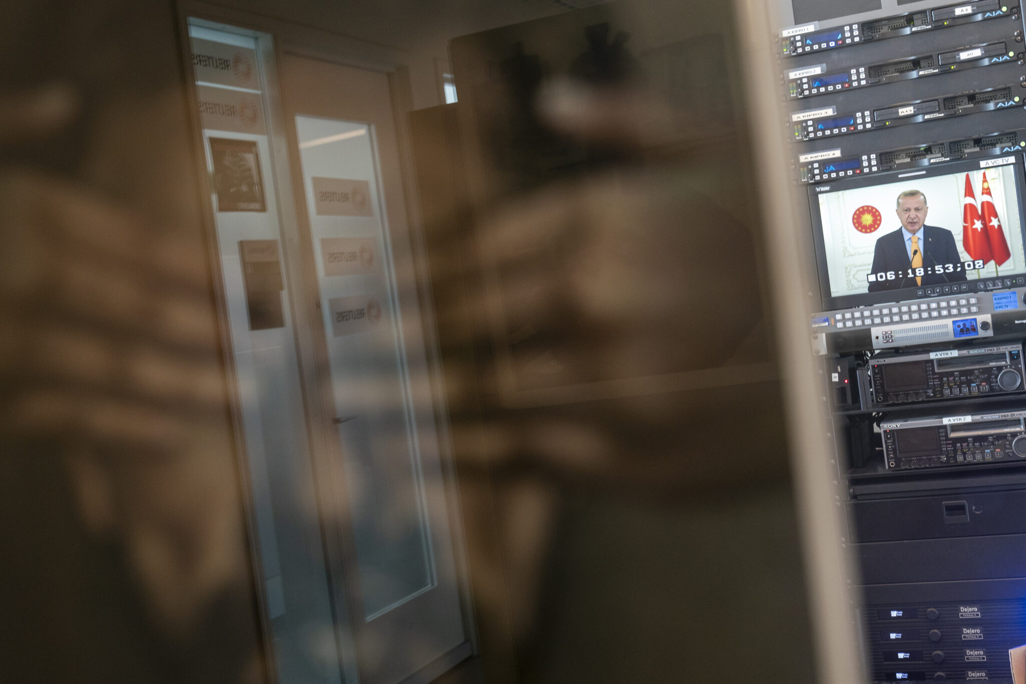 Ο Ισραηλινός Πρέσβης σηκώθηκε και έφυγε όταν μίλησε ο Ερντογάν (ΒΙΝΤΕΟ)