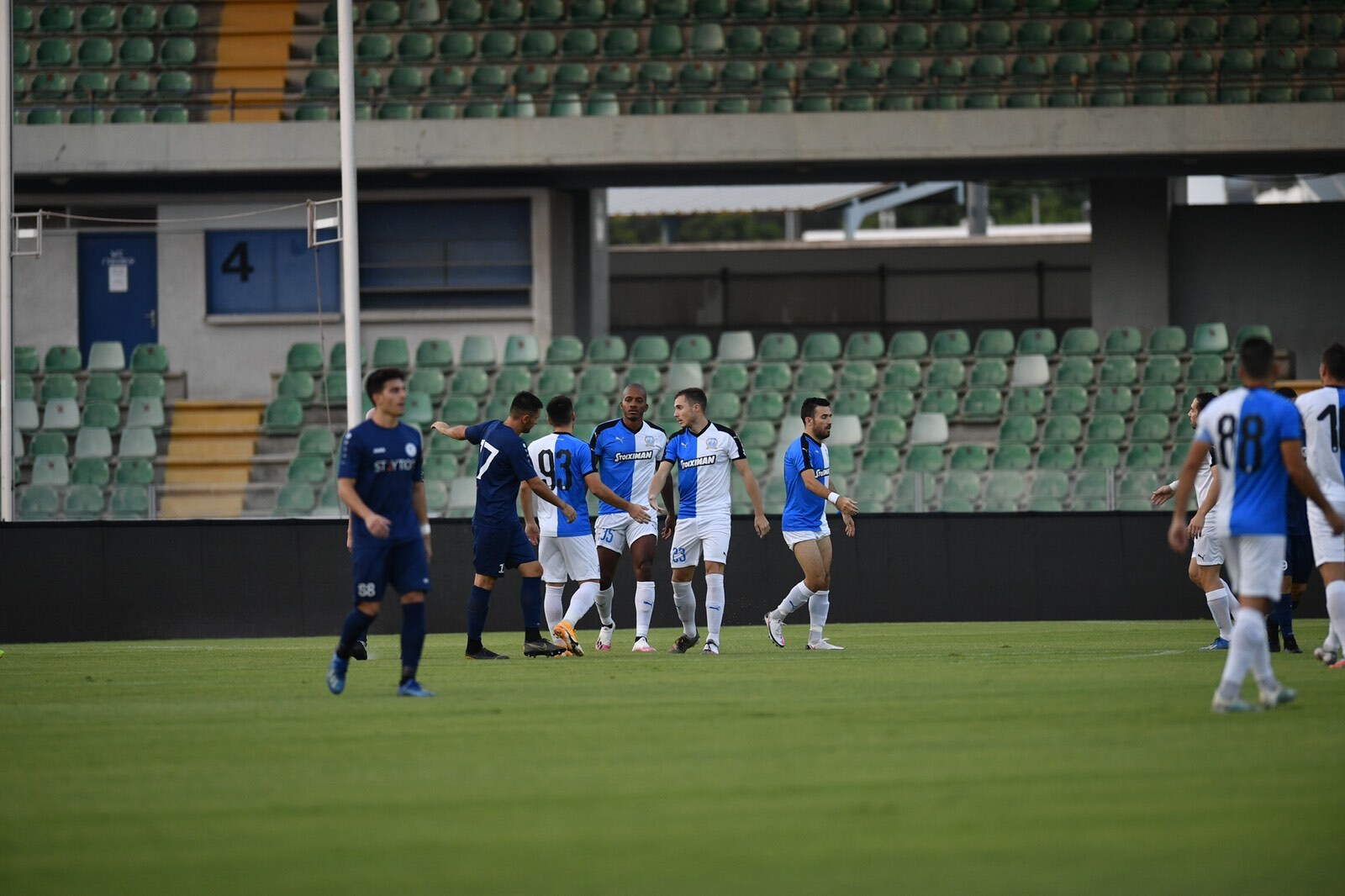 Φιλική επικράτηση για συμπεράσματα από τον Αυγουστή