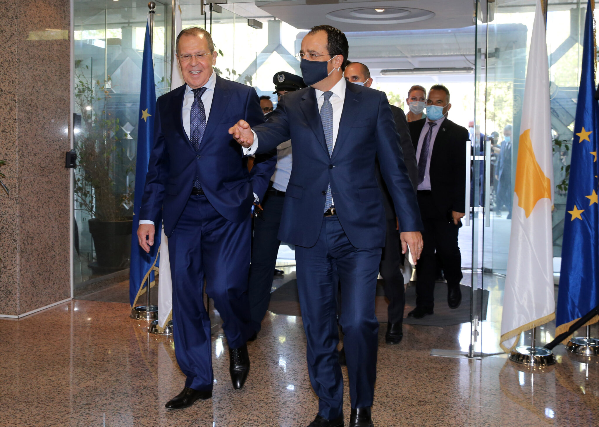 Λαβρόφ: Στη διάθεση σας για να συμβάλουμε στην αποκλιμάκωση και τον διάλογο