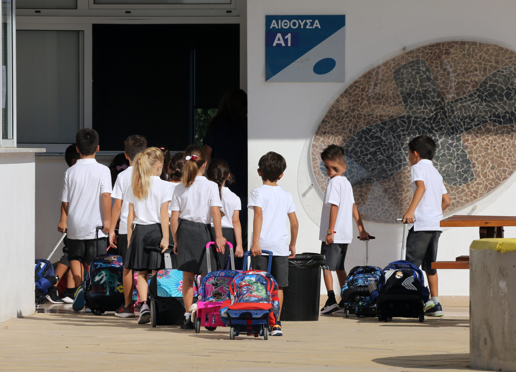 Διαφωνεί με τα κλιματιστικά στα σχολεία το ΕΤΕΚ, επιμένει σε εγκατάσταση ο ΥΠΠΑΝ