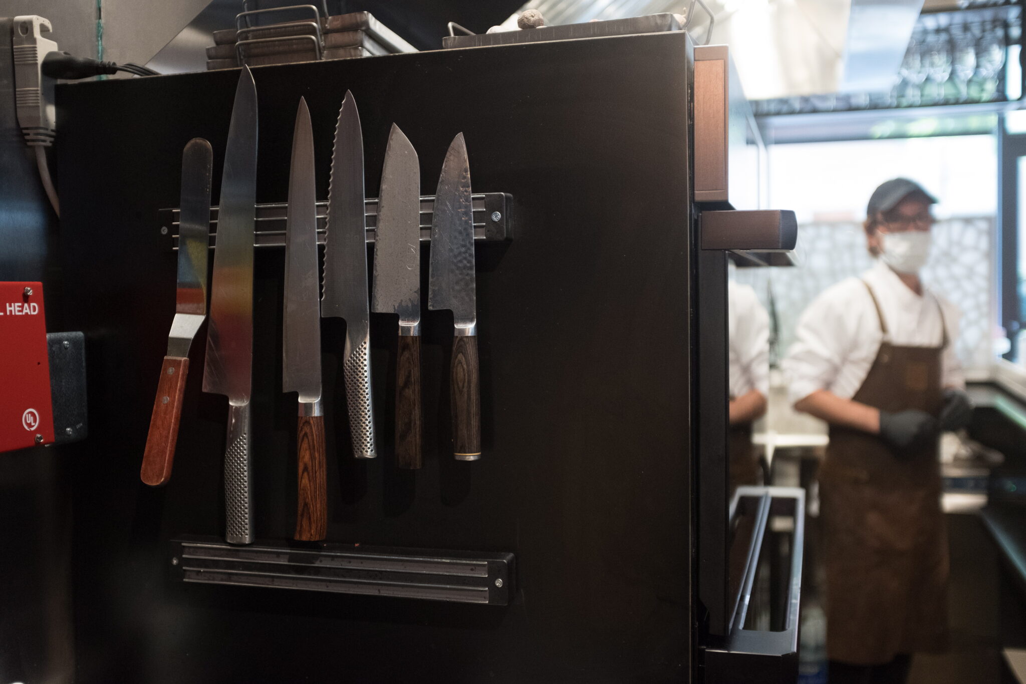 Απείλησε με μαχαίρι τον σεφ ο μεθυσμένος που "μπούκαρε" σε εστιατόριο