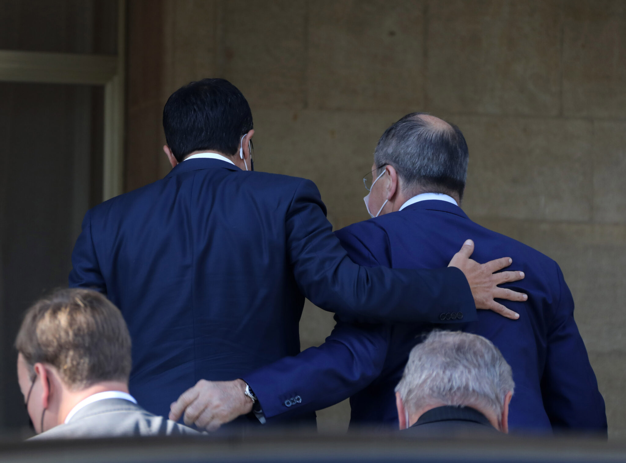 Ρωσική αλληλεγγύη και ετοιμότητα για βοήθεια για αποκλιμάκωση της έντασης (VID)