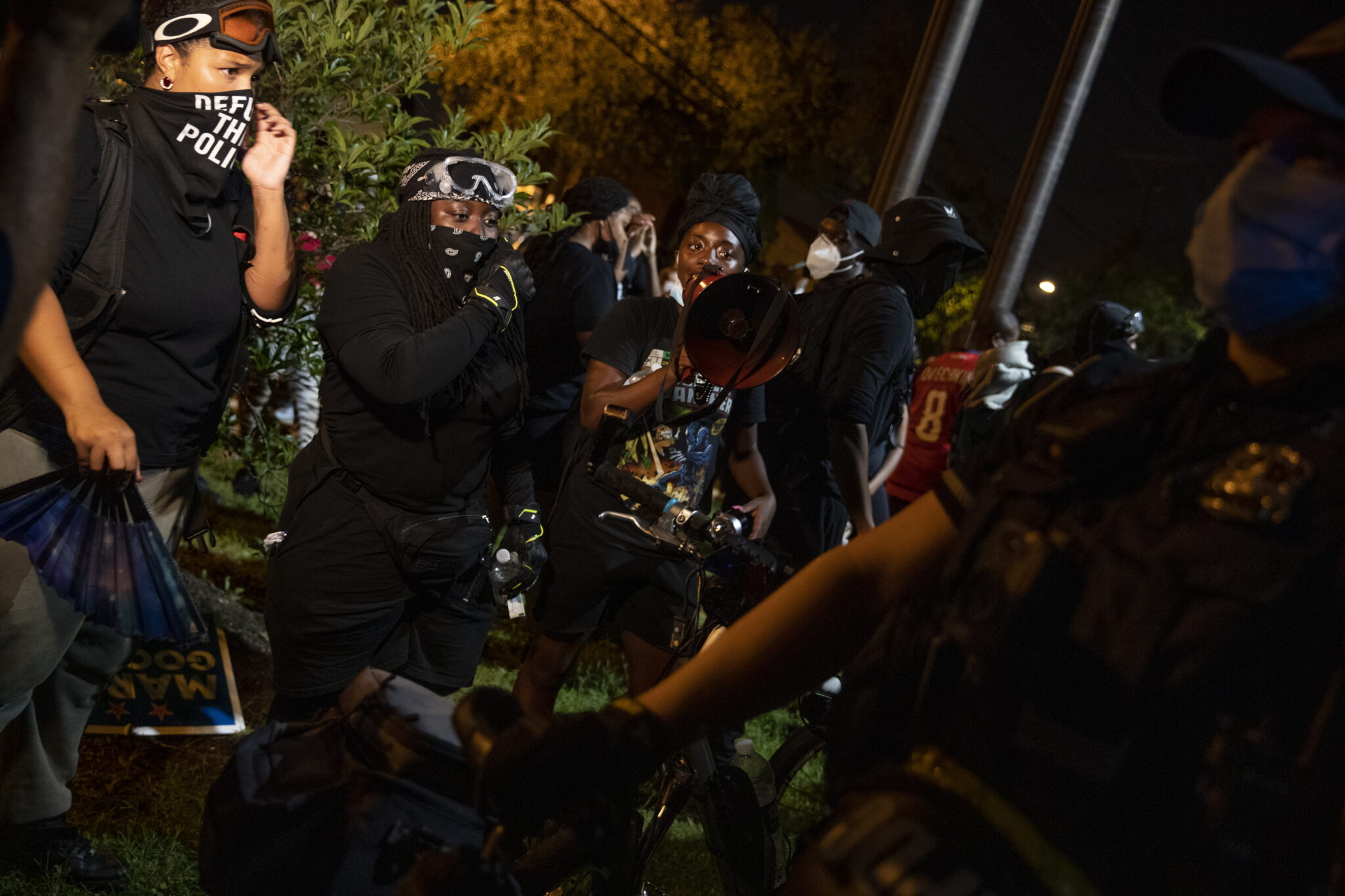 Νεκρός νεαρός Αφροαμερικανός από πυρά αστυνομικού στην Ουάσινγκτον (ΒΙΝΤΕΟ)