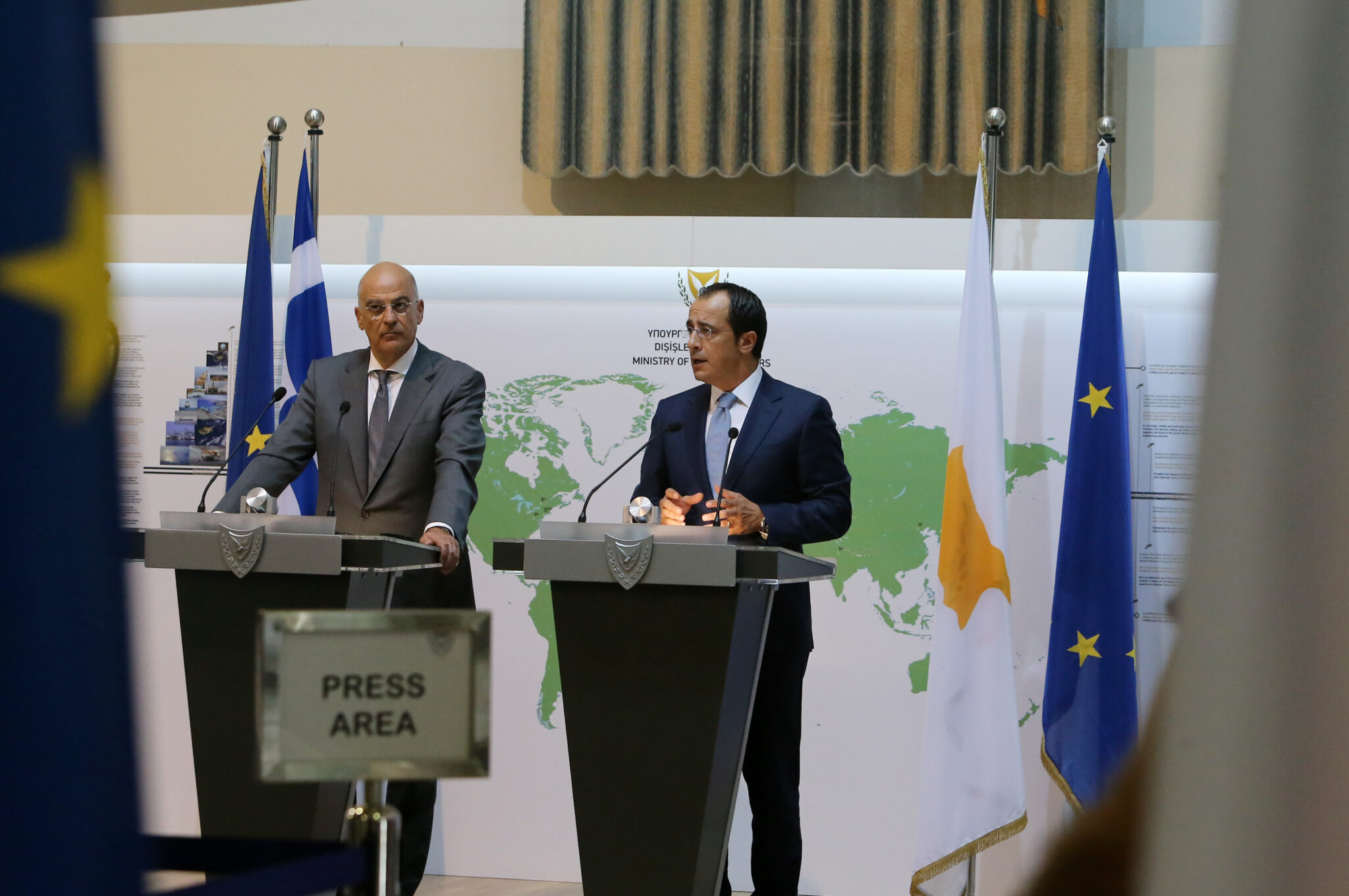 Στην Κύπρο οι ΥΠΕΞ Ελλάδας και Ισπανίας