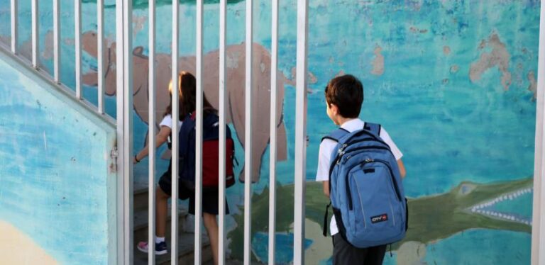 Φωνές σχολικών συνοδών για τερματισμό υπηρεσιών στο παρά πέντε (ΒΙΝΤΕΟ)