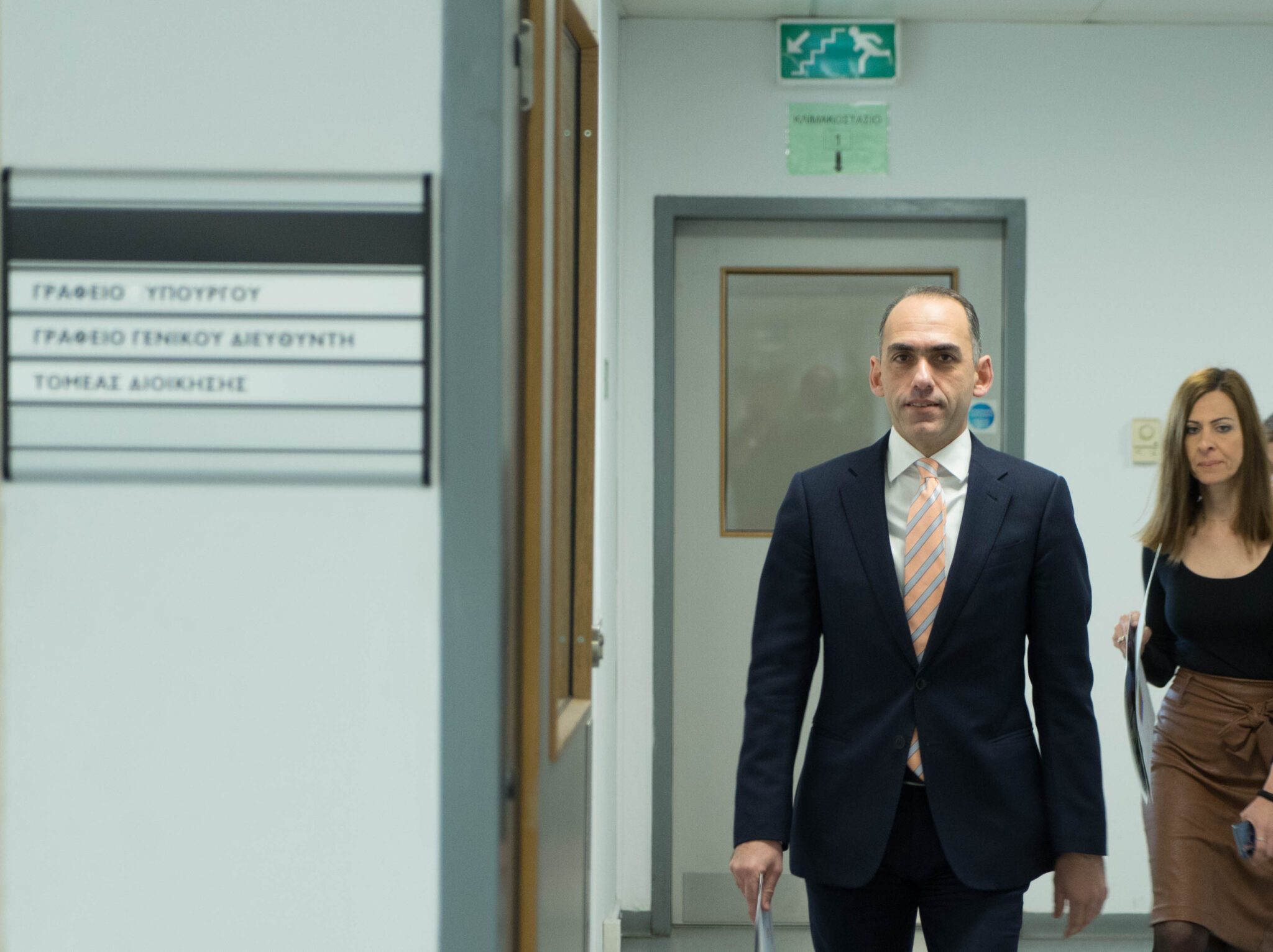 Χάρης για διαβατήρια: "Έγιναν λάθη σοβαρά τα οποία μας έχουν εκθέσει" (ΒΙΝΤΕΟ)