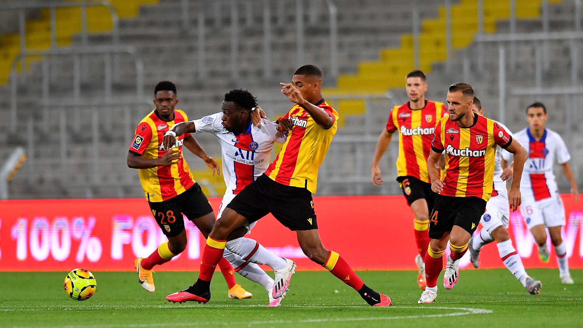 Με έκπληξη ξεκίνησε το Γαλλικό πρωτάθλημα για την Παρί