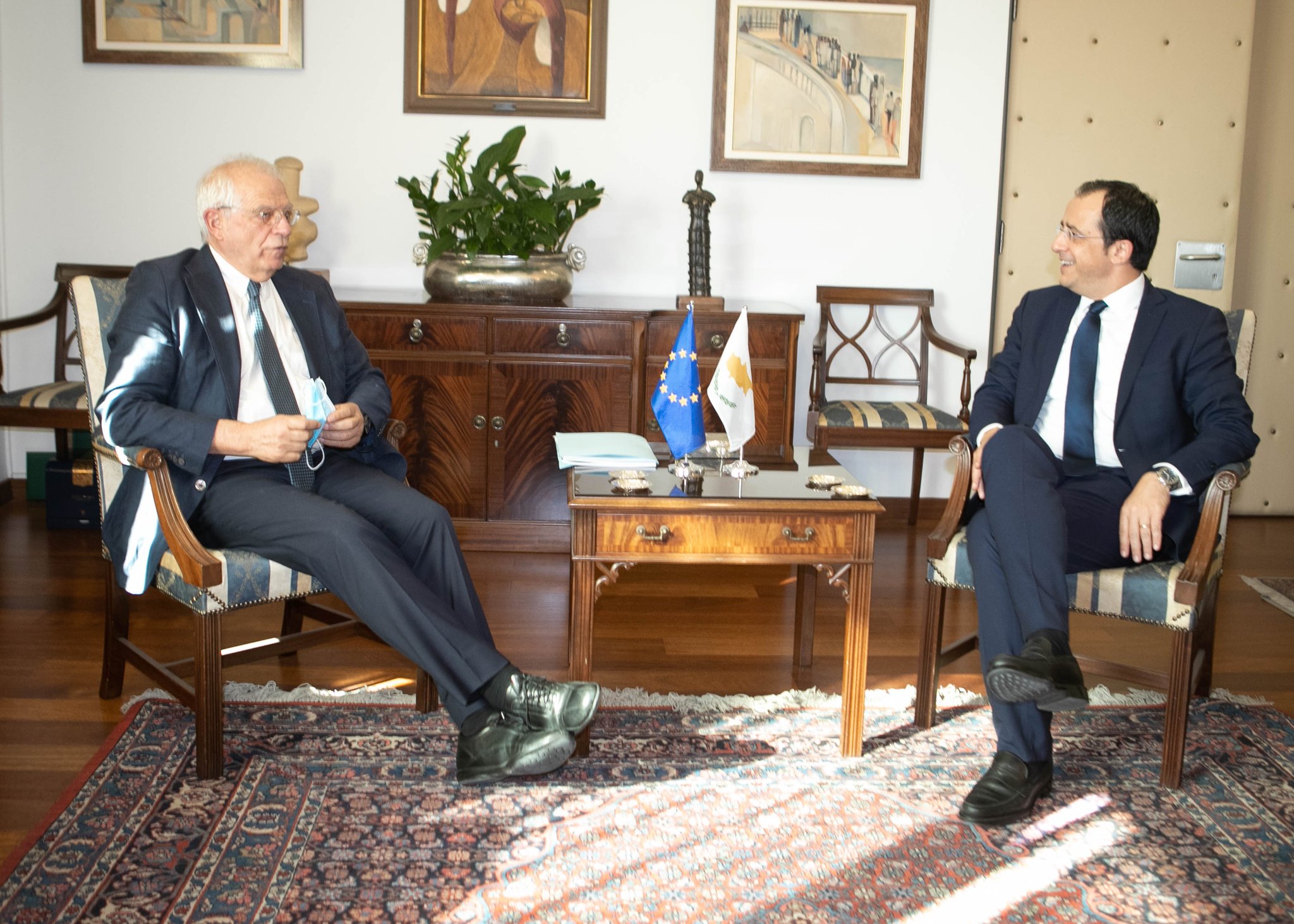 Τηλεφωνική επικοινωνία Μπορέλ-Χριστοδουλίδη για βήματα αποκλιμάκωσης στην ΑΟΖ