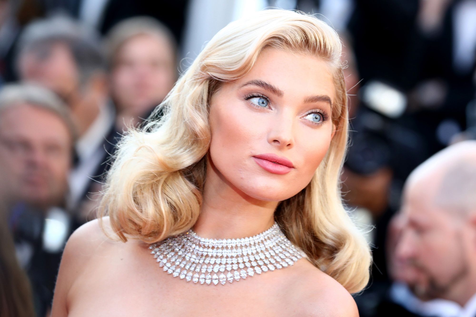 Η Elsa Hosk θα γίνει μαμά – Ιδού η τρυφερή φωτογραφία με τα "αποκαλυπτήρια"