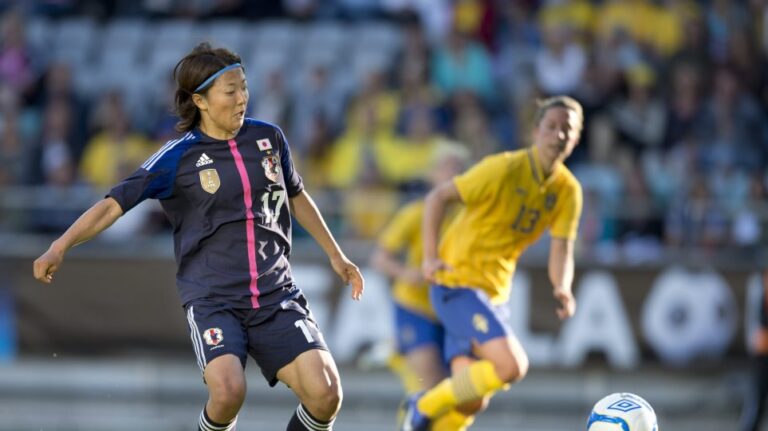 Είναι γεγονός: Η πρώτη γυναίκα ποδοσφαιρίστρια σε ανδρική ομάδα