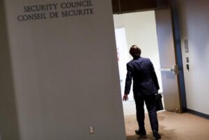 Πρέσβης της Κίνας στον ΟΗΕ: 'Μην πολιτικοποιείτε την πανδημία'