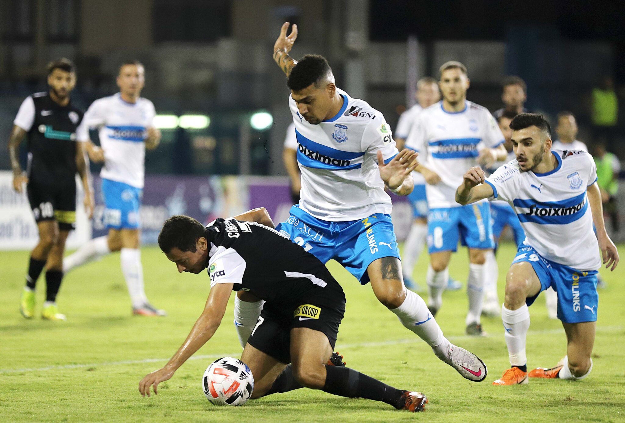 Έχασε βαθμούς η Βασιλεία, «ξεμπούκωσε» στο τέλος η Λεχ Πόζναν