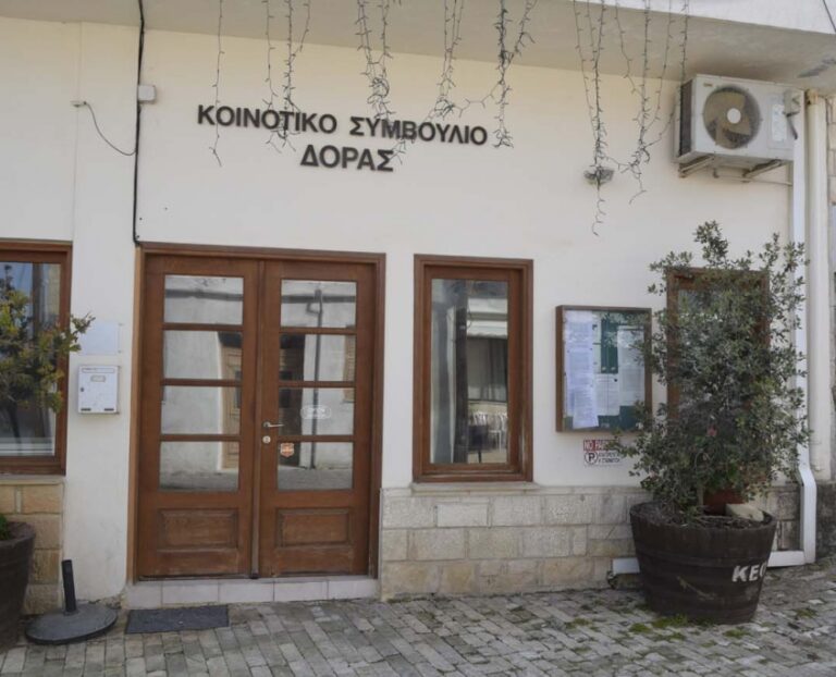 Στο νοσοκομείο η σύζυγος του Κοινοτάρχη Δοράς λόγω πυρκαγιάς στην οικία τους