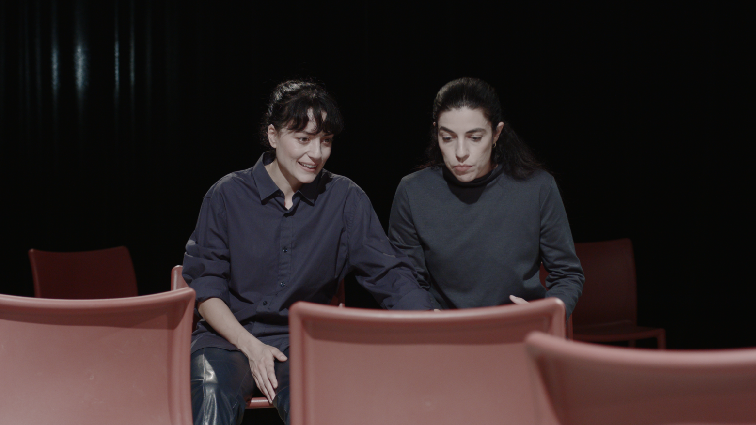 Το σπουδαίο έργο «Οι Καρέκλες» στο Θέατρο Ριάλτο (ΒΙΝΤΕΟ)