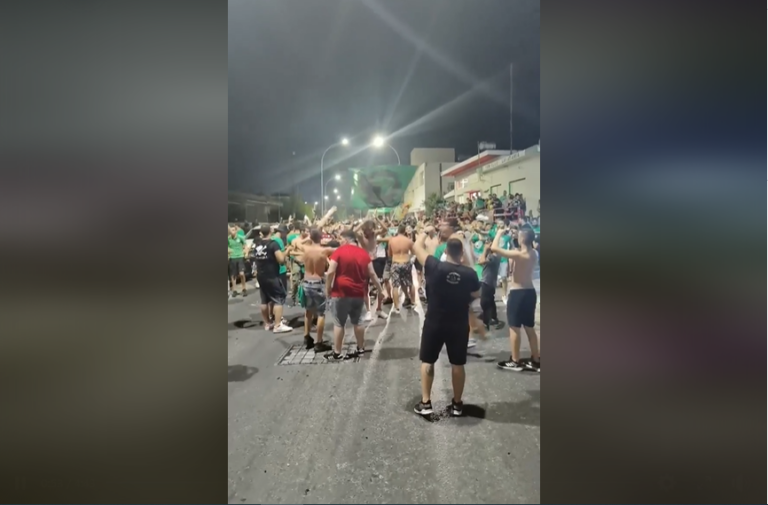 Κουκουλοφόροι οι δράστες των πετροβολισμών έξω από οίκημα του ΑΠΟΕΛ (BINTEO)