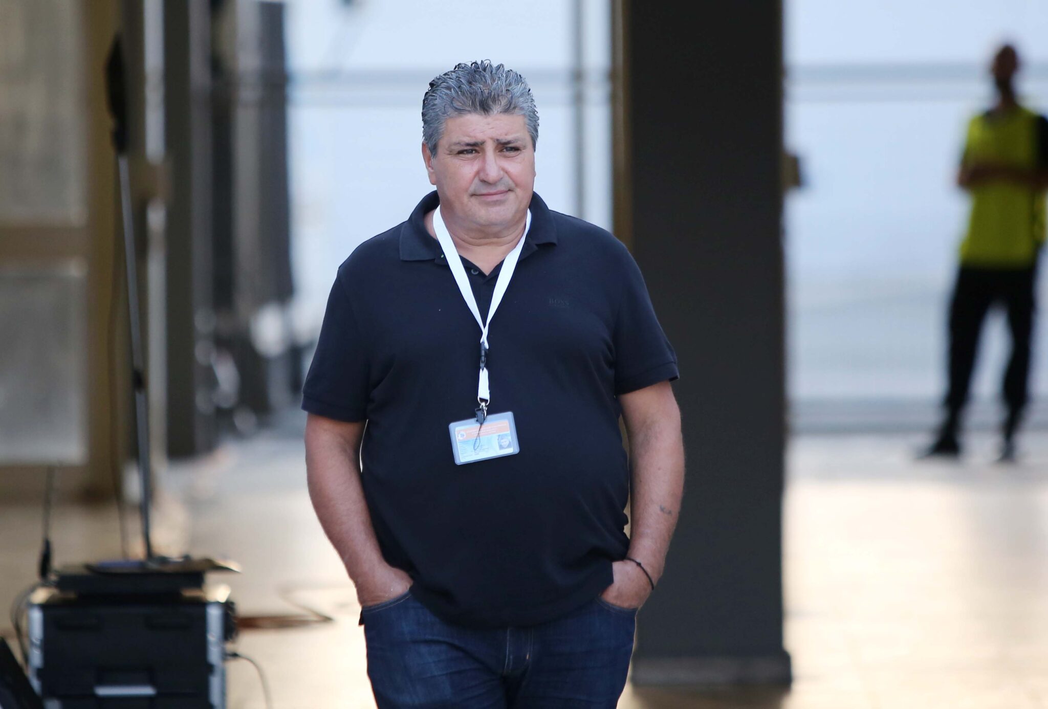 Καραβίδας: «Γνωστό ότι ο Παπασταύρου βγάζει τη γλώσσα του περίπατο»