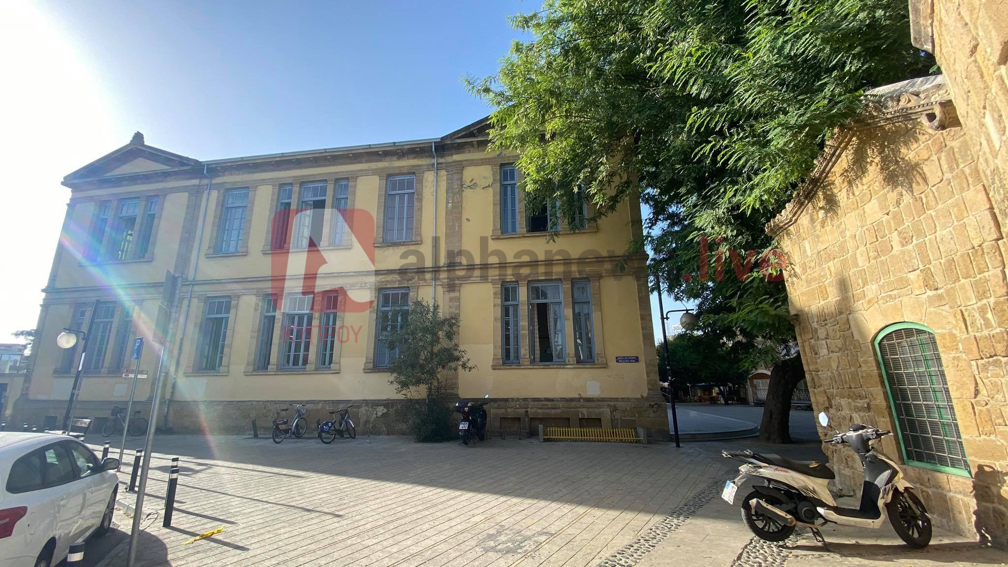 ΦΩΤΟ: Άγρια συμπλοκή στο κέντρο της Λευκωσίας