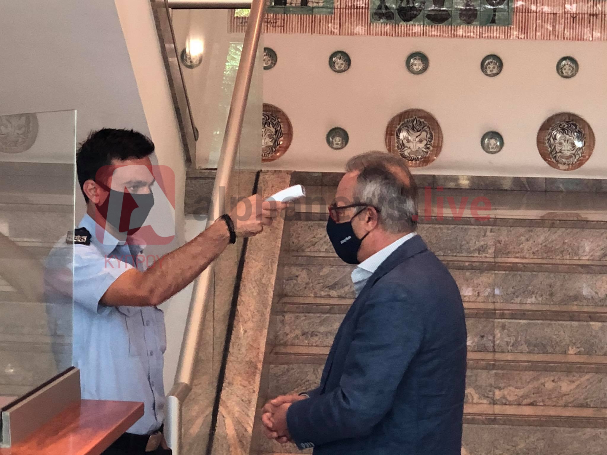 Τετ α τετ Αβέρωφ-Συλλούρη στη Βουλή στη "σκιά" καθολικής απαίτησης για παραίτηση