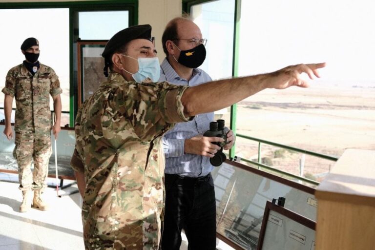 Βγήκαν τα αποτελέσματα του τεστ κορωνοϊού στο οποίο υποβλήθηκε ο Υπουργός Άμυνας