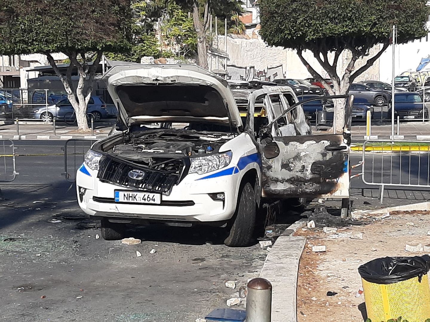 Εννέα βόμβες μολότοφ έκρυψαν σε χωράφι οι δράστες των βίαιων επεισοδίων (ΒΙΝΤΕΟ)