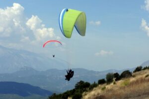 Σοβαρό ατύχημα με αλεξίπτωτο πλαγιάς σε περιοχή της Λευκωσίας