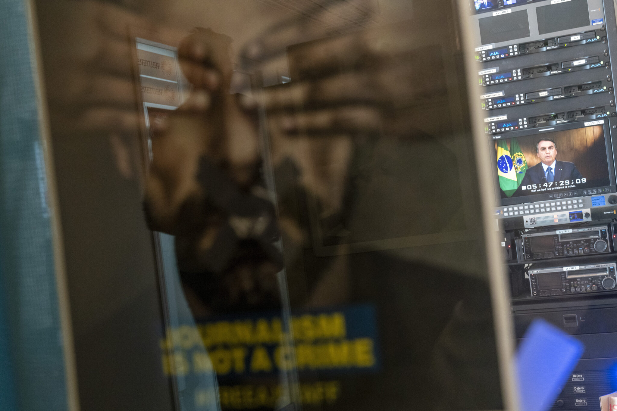 Όταν ο «δαίμονας» παίρνει την κυπριακή δημοσιογραφία (BINTEO)