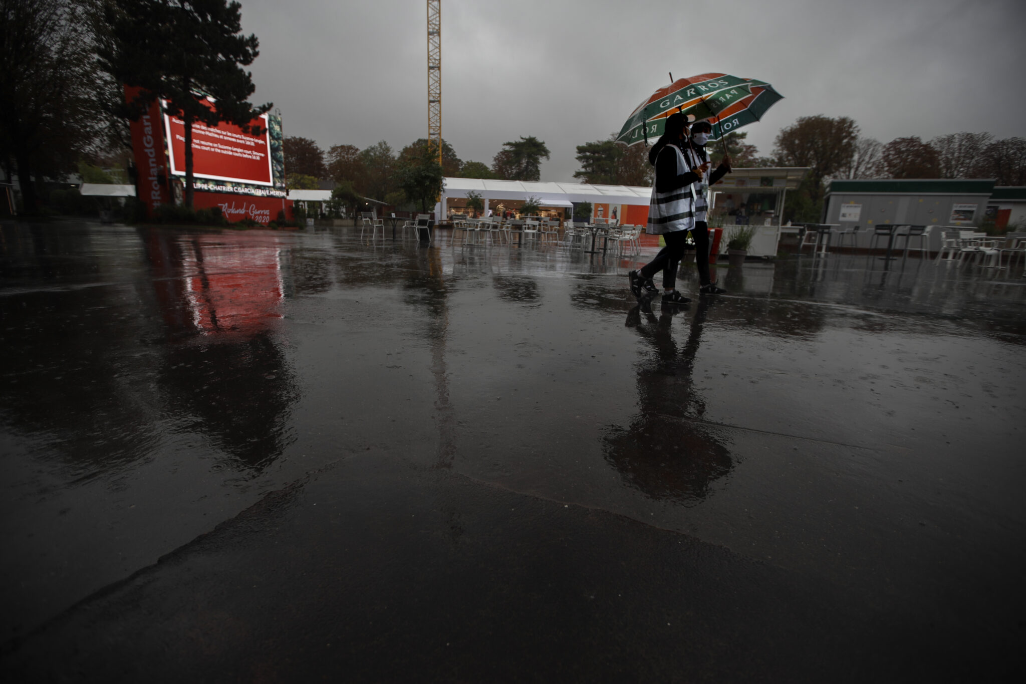 Αγνοούνται 9 ψυχές στη Γαλλία από τις καταρρακτώδεις βροχές και πλημμύρες (VID)